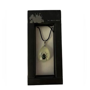 Adjustable Necklace with Shining Leaf Beetle Resin Casted in Clea…